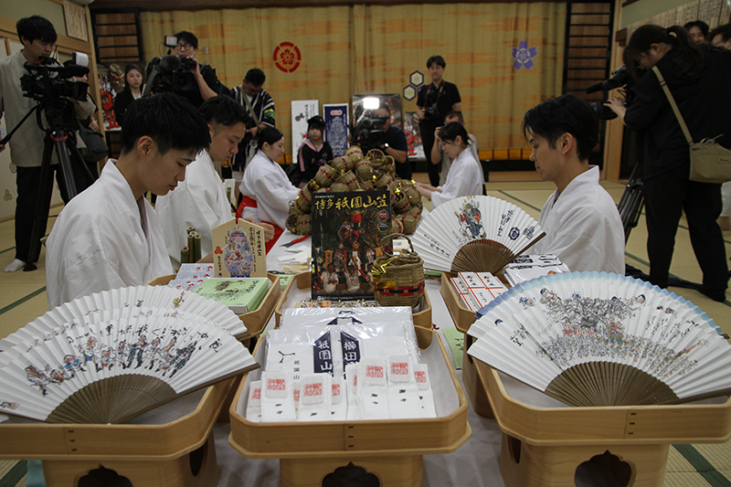 櫛田神社で授与される縁起物の奉製が大詰めになりました 他｜山笠